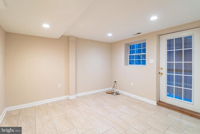 Building Photo - 1459 Chapin St NW