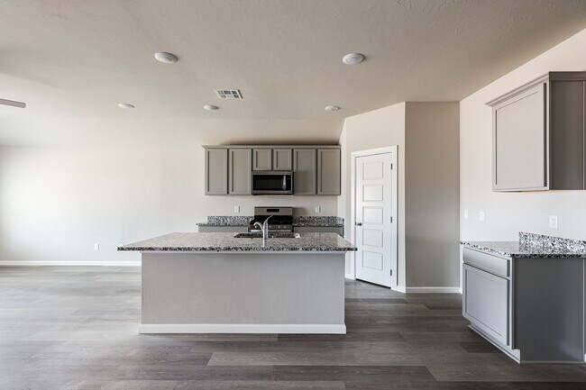 Building Photo - Brand New 4 Bed For Lease in Sara Park