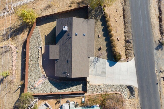 Building Photo - 8660 E Manley Dr
