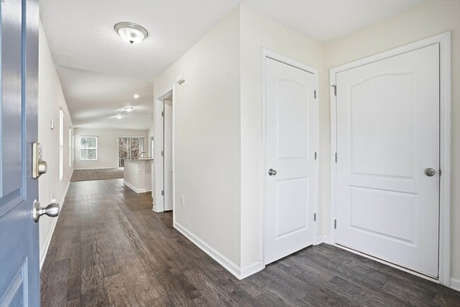 Building Photo - 7862 Meadow Walk Ln