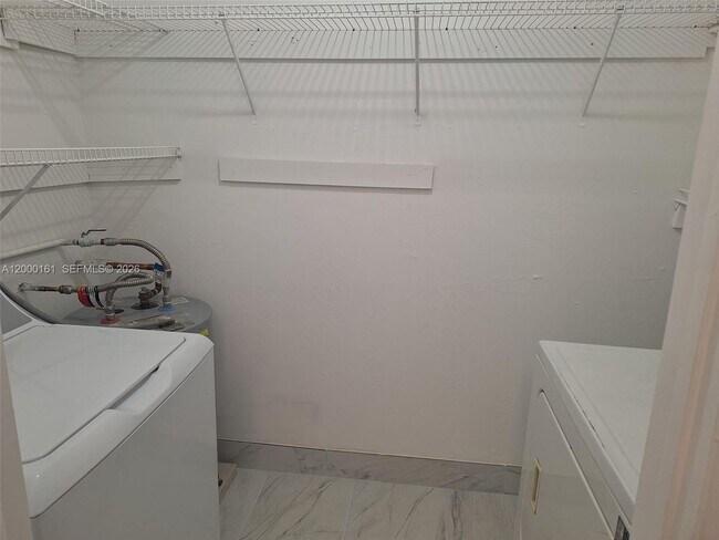 Building Photo - 12831 SW 43rd Dr