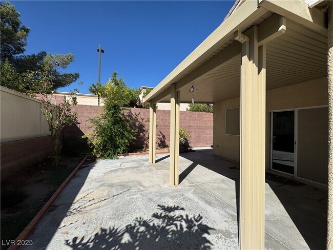 Building Photo - 6797 Cardoness St