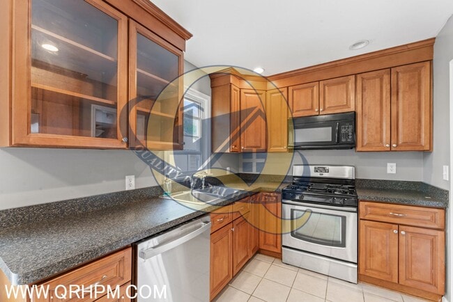 Building Photo - Available Now in Fenton!!!