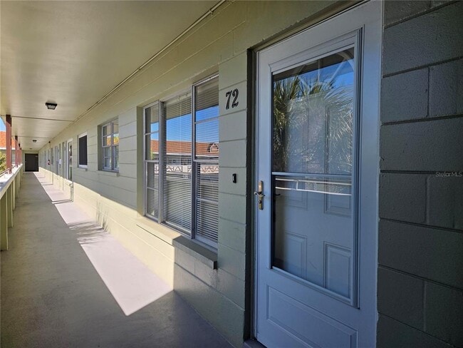 Building Photo - 2448 Columbia Dr