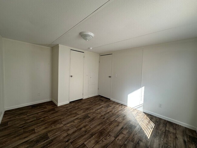 Building Photo - 1305 13th St