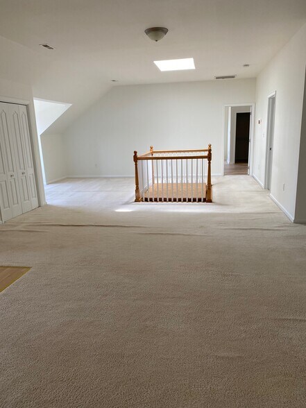 BIG living room - 97 Mount Soma Blvd