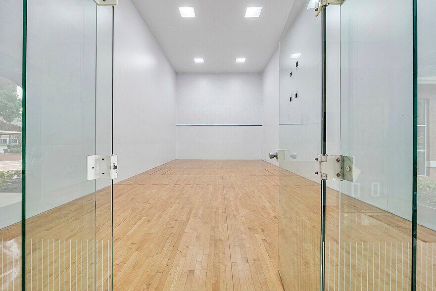 Racquetball Court - 4852 N State Road 7