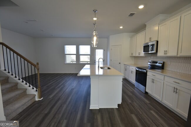 Building Photo - 2839 Rosehall Way