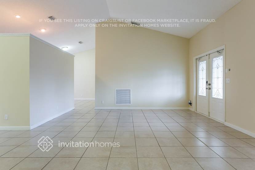Building Photo - 7425 SW 12th Ct