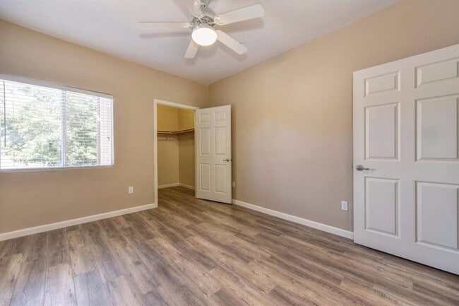 Building Photo - NICE 3 BEDROOM CONDO, 2 BATH, & 2 CAR GARA...