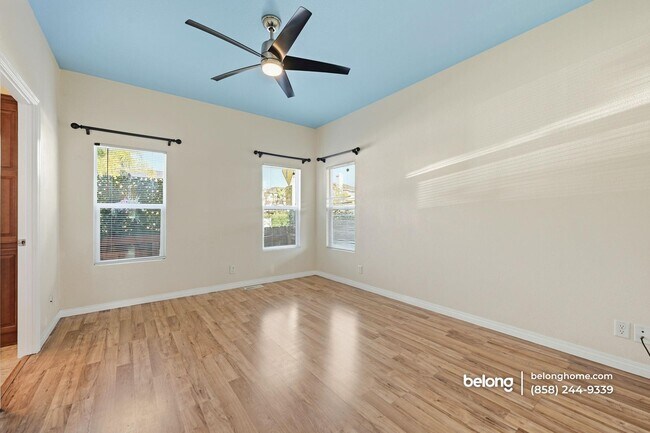 Building Photo - 2700 E Valley Pkwy