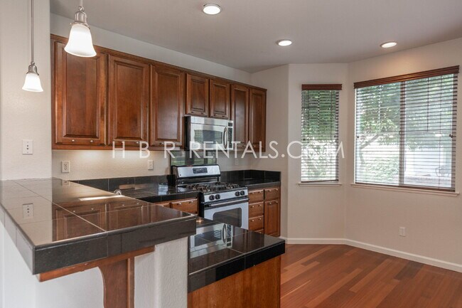 Building Photo - Bethany Village Mountain House Move-In Ready 3-Bed, 2.5-Bath