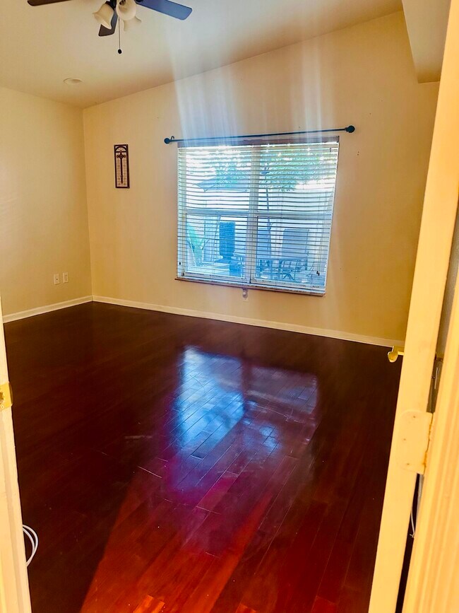 Building Photo - 5200 Rising Comet Ln