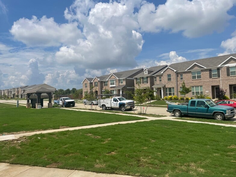 font view - 2209 Greystone Dr