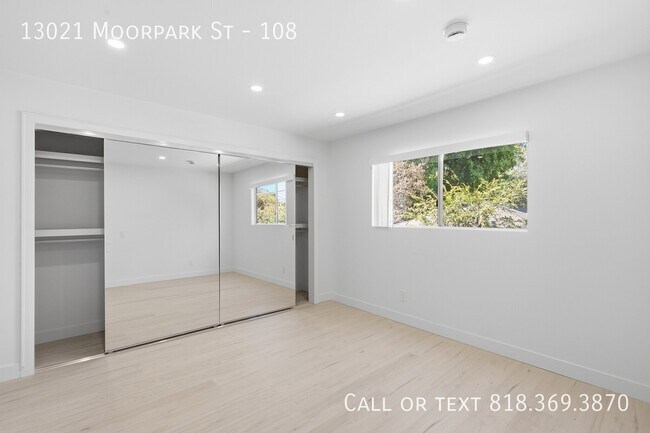 Building Photo - 13021 Moorpark St