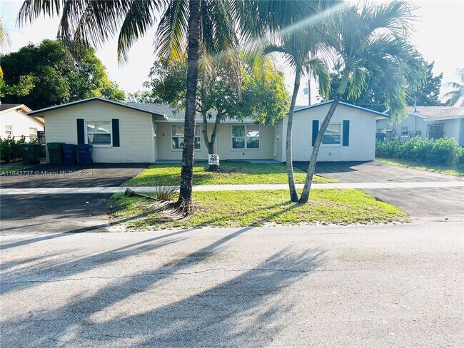 Building Photo - 2014 NW 60th Ave
