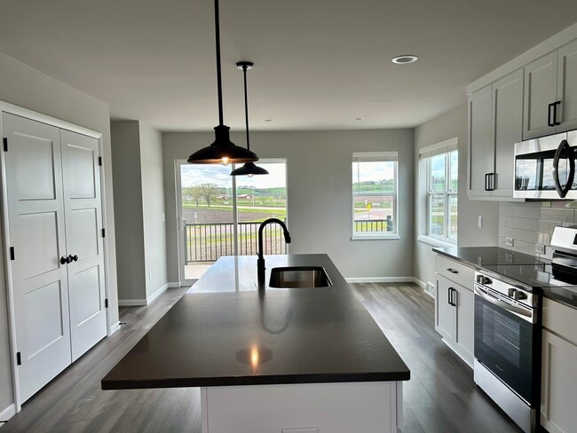 Building Photo - 2401 Wildcat Dr