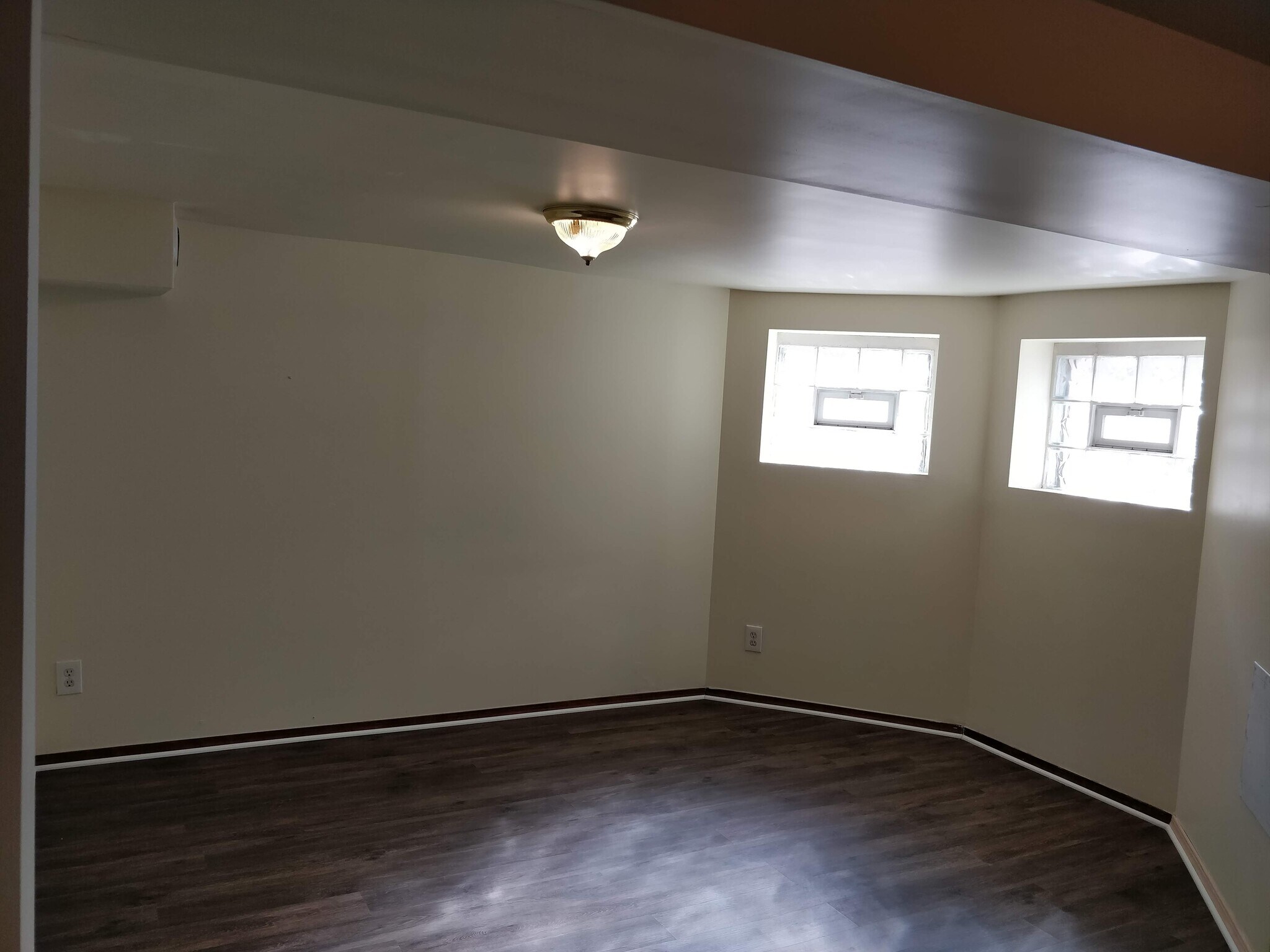 Building Photo - 3527 S Lowe Ave