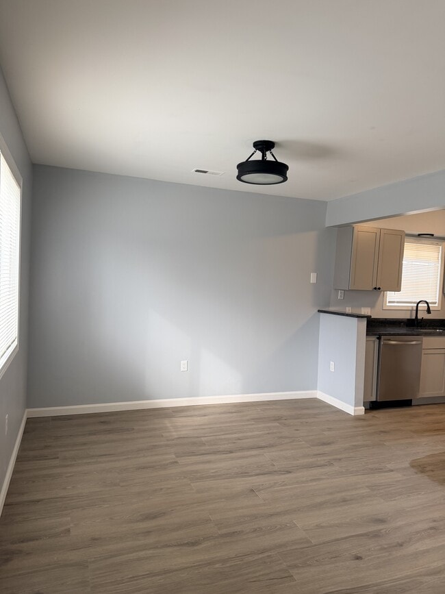 Building Photo - 23812 Columbus Ave