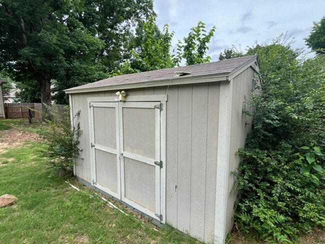 Building Photo - Beautiful 4 Bedroom 2 and a Half Bathroom in the Heart of Sherwood, AR