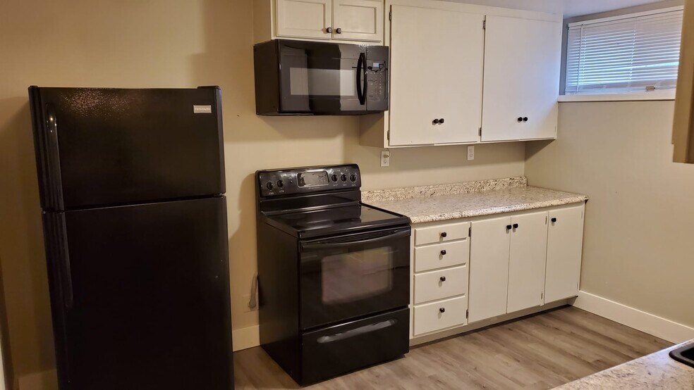 Building Photo - 434 S 199th St