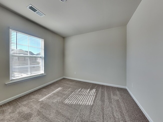 Building Photo - Available Now!  Burnside Farms  - Fenced i...