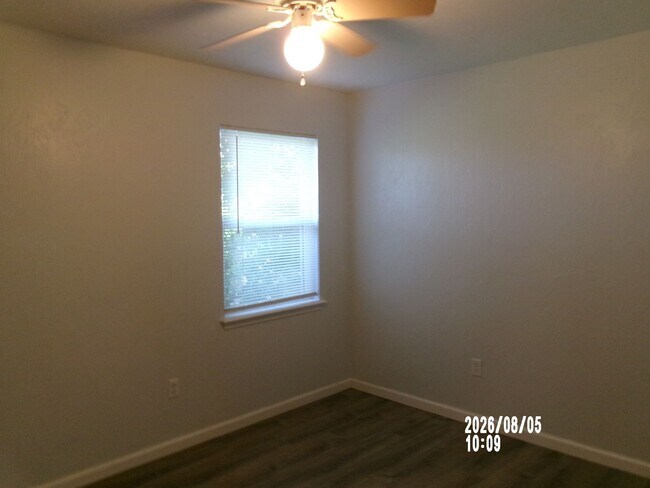 Building Photo - 6049 SW Atterbury Dr