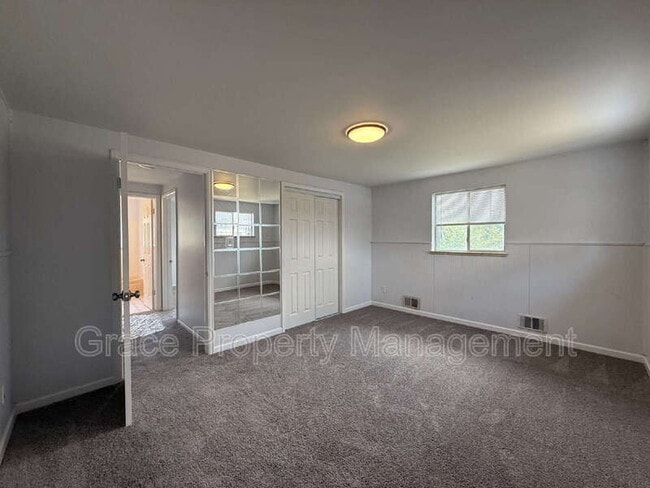 Building Photo - 1300 Quari St