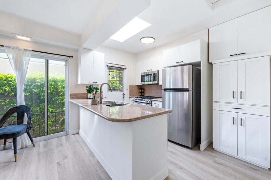 Building Photo - 140 N Carson Rd