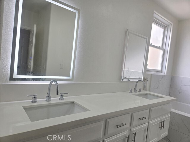 Building Photo - 25 S 15th Pl