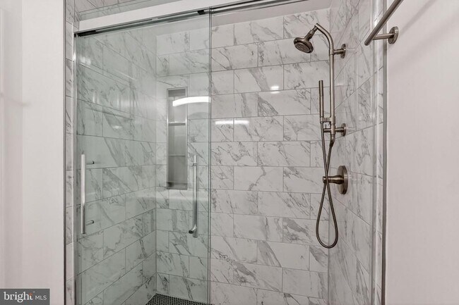 Building Photo - 7011 Fox Chase Rd