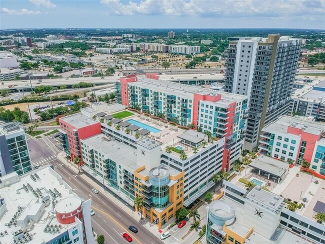 Building Photo - 1120 E Kennedy Blvd