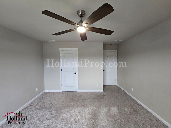 Building Photo - Charming 2-Bedroom, 2-Bath Home in a Prime Hillsboro Location *** Special offer of $150 on your f...
