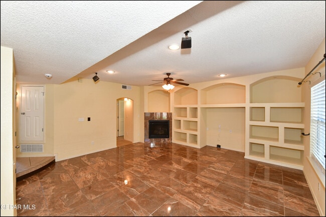 Building Photo - 14157 Robert Ituarte Dr