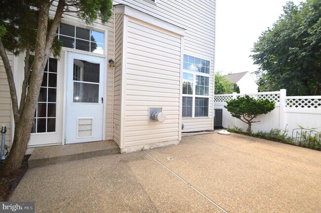 Building Photo - 25492 Freda Ln