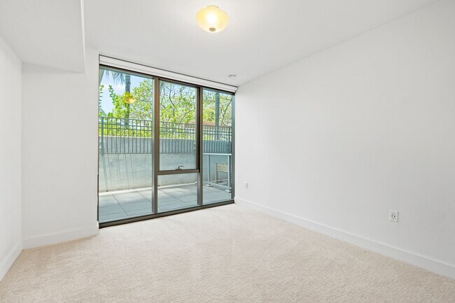 Building Photo - Stylish 1-Bedroom Unit at THE COLLECTION w...