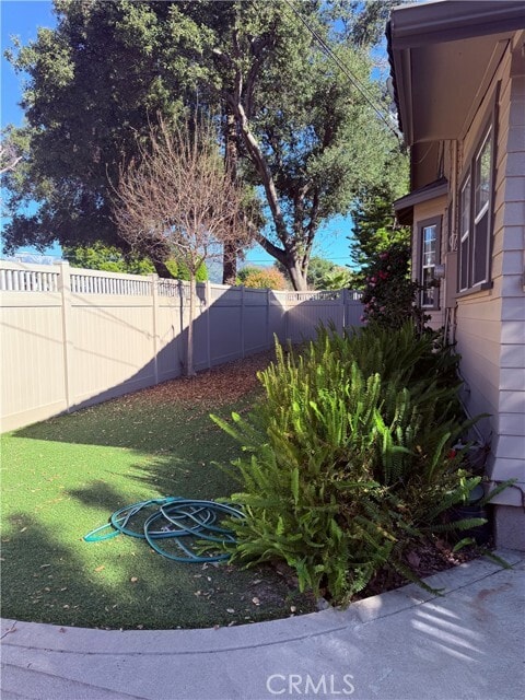 Building Photo - 119 N Cullen Ave