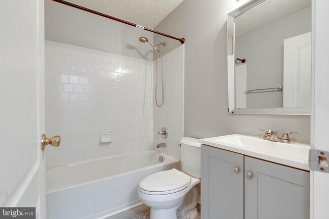 Building Photo - 3318 Hibiscus Ct