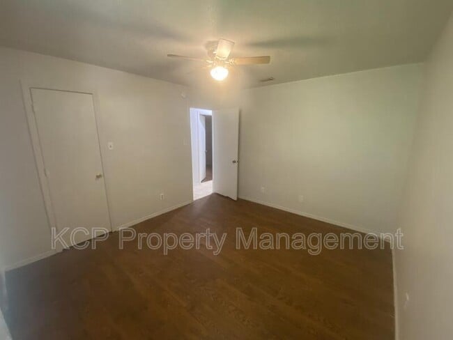 Building Photo - 336 W Dogwood St