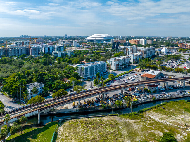 1010 NW 11th St Miami, FL 33136 - Aragon Plaza Condominiums