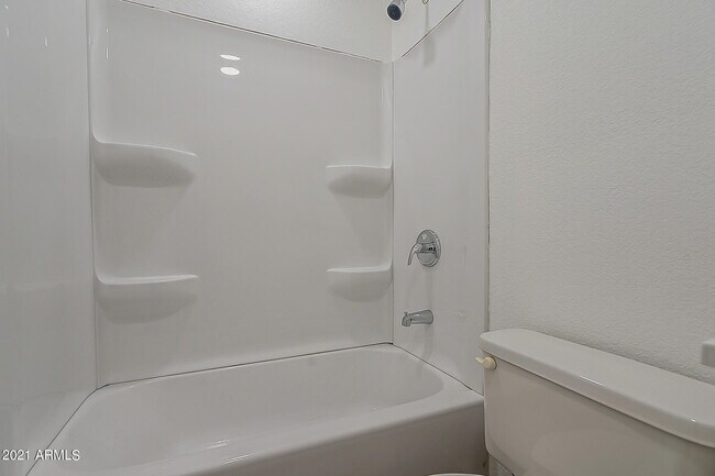 Building Photo - 334 N 83rd St