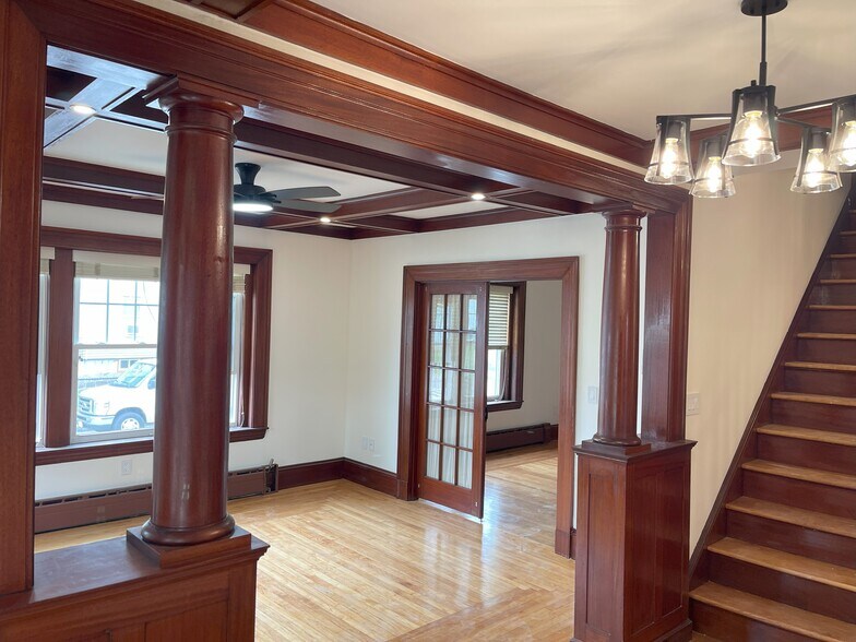 Building Photo - 43 Arthur St