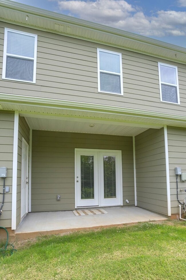 Building Photo - 2972 Mallard Dr