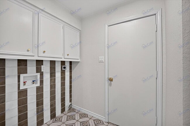 Building Photo - 3505 Larkin Ln