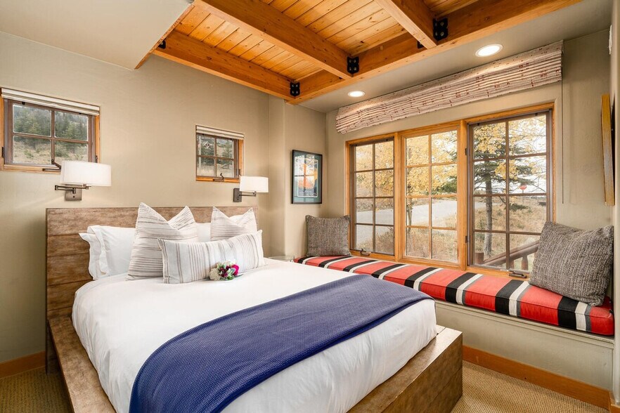 Building Photo - 3 Bandit Way