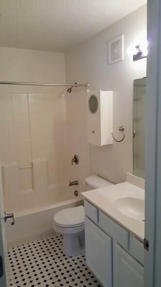 Building Photo - 1991 29th Pl NW