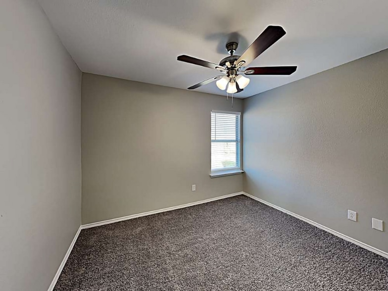 Building Photo - 1617 Lesli Dr