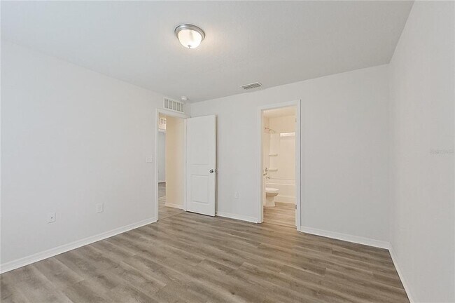 Building Photo - 27008 Anthony Ave