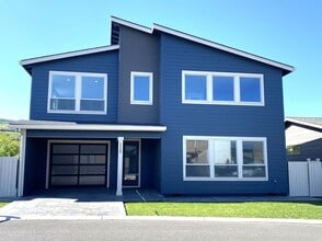 Building Photo - 112 Southshore Ave
