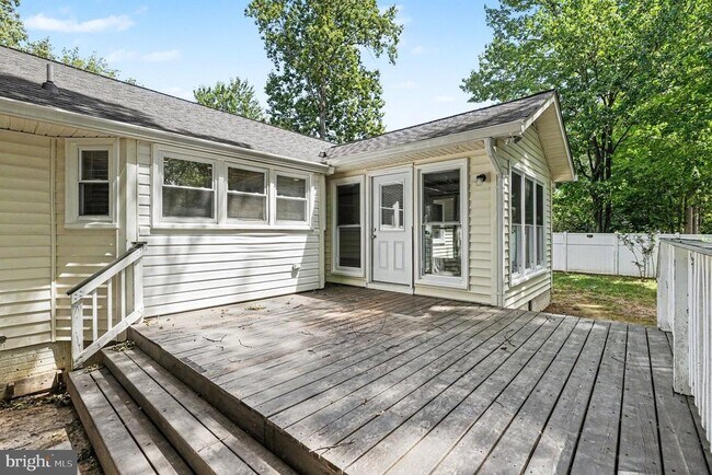 Building Photo - 1115 Aquia Dr